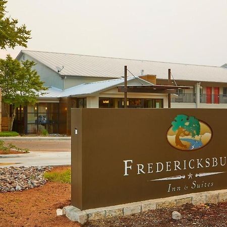 Fredericksburg Inn&Suites Exterior foto